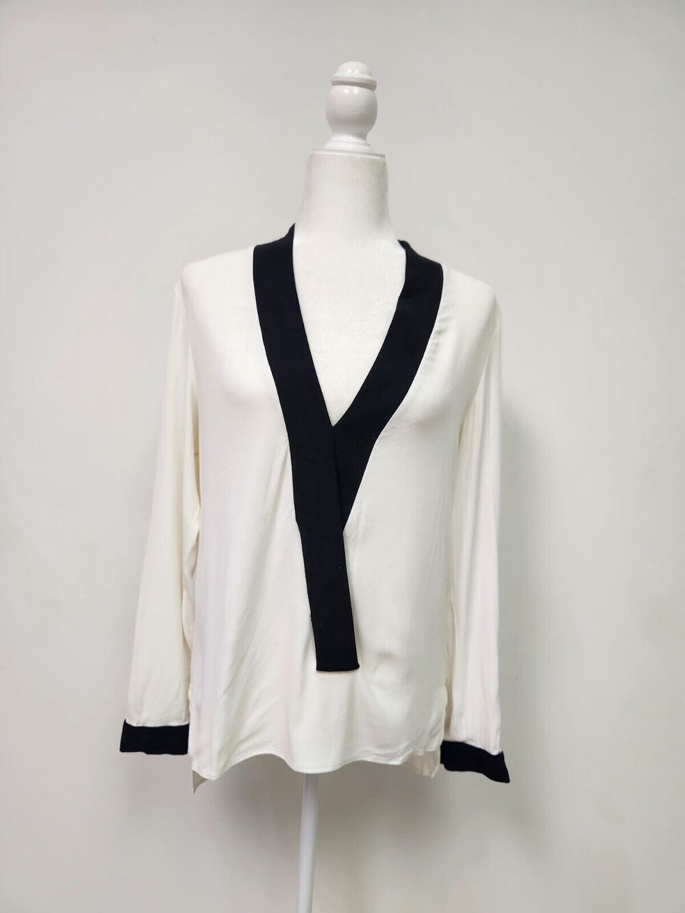 Women's Alexis Adelaide Trim Long Sleeve Blouse in Black & White size S